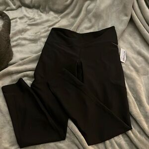 Black yoga pants, new with tags!